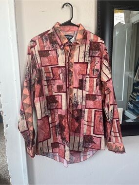 Wrangler Multi-Tone Geometric Button-Up Shirt in Rose and Burgundy